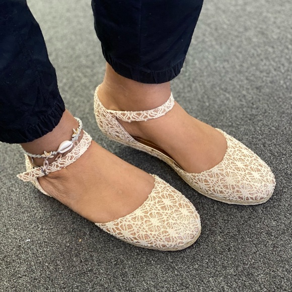 Ladies ankle buckle round toe flat espadrilles - Picture 2 of 4